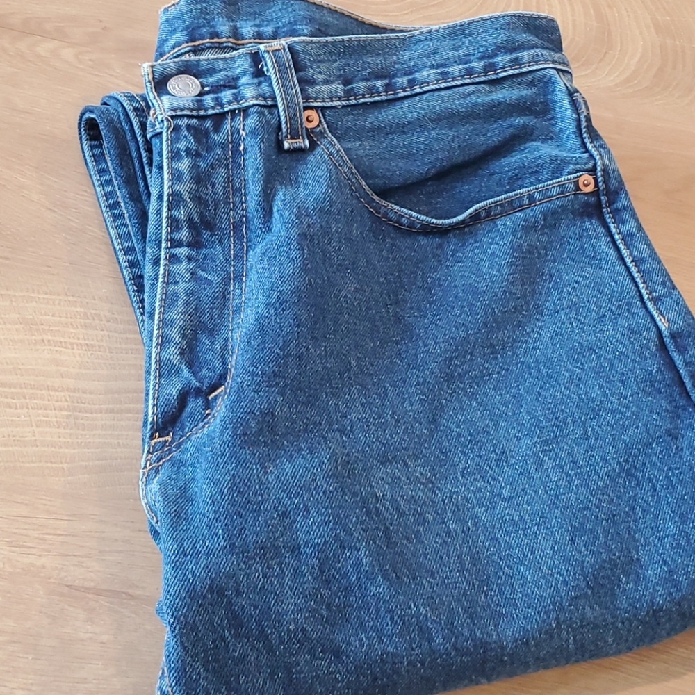 Men's Levi Jeans - Picture 3 of 4